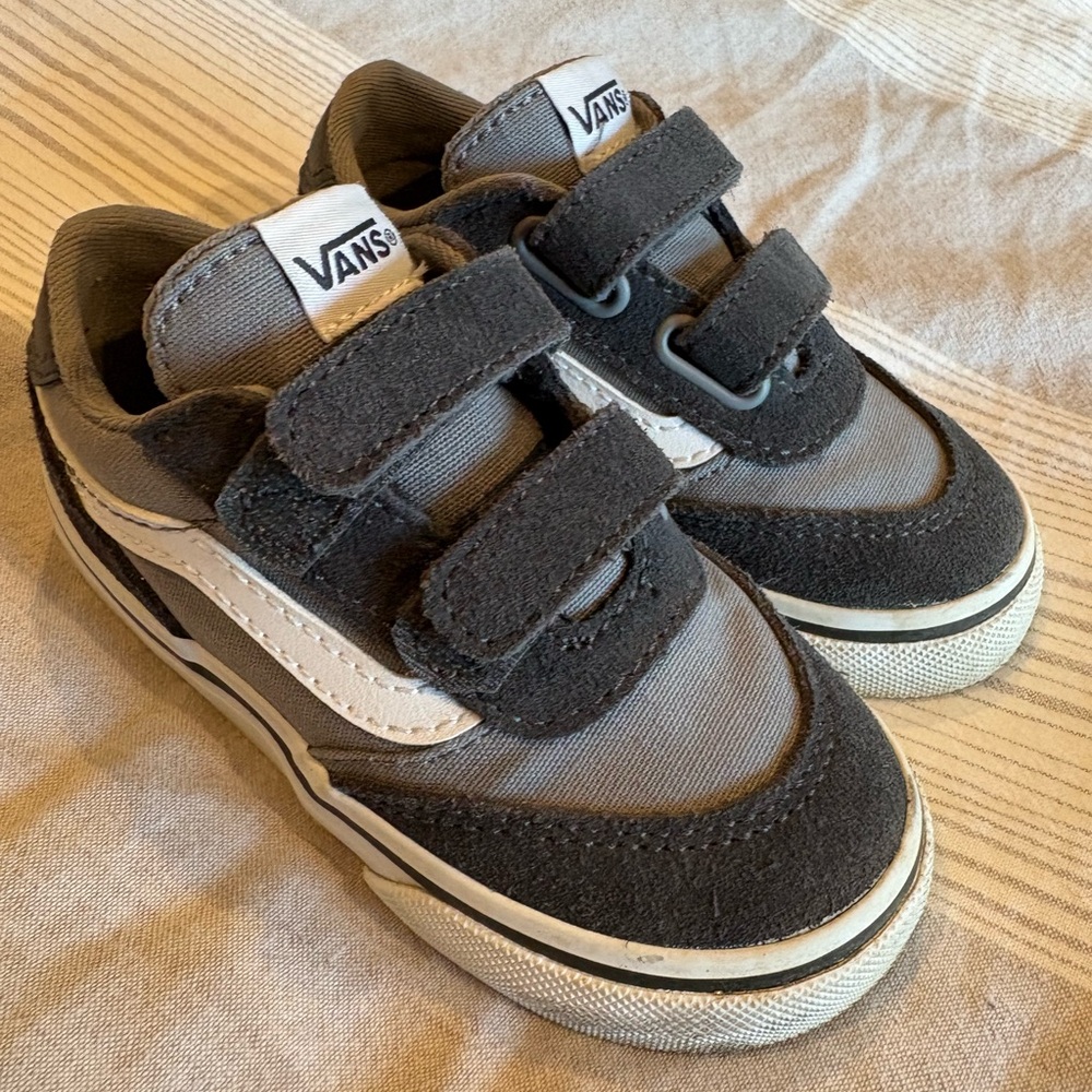 Vans Toddler Sneakers in Charcoal